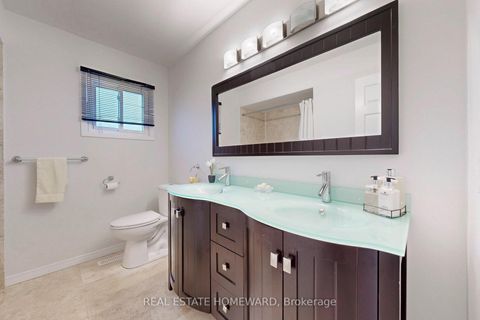 Photo 24 at 20 Anvil Court, Westbrook, Richmond Hill