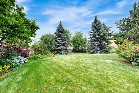 Photo 40 at 20 Anvil Court, Westbrook, Richmond Hill