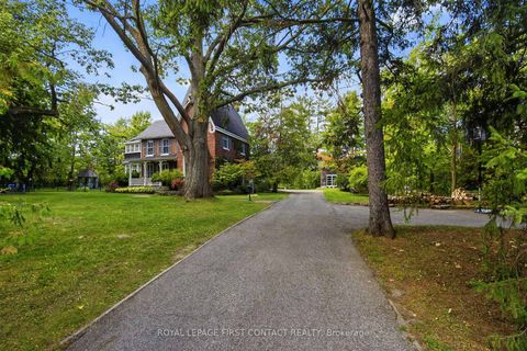Photo 2 at 126 Letitia Street, Letitia Heights, Barrie