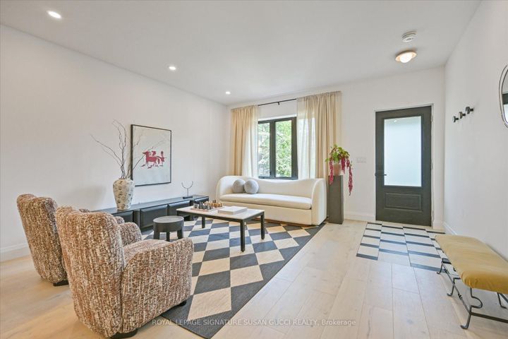 Photo 3 at 238 Coleridge Avenue, Lumsden, Toronto