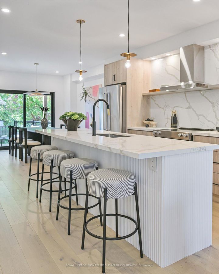 Photo 10 at 238 Coleridge Avenue, Lumsden, Toronto