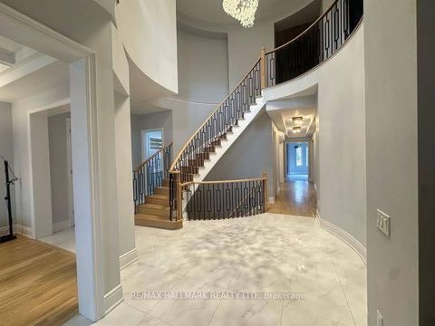 Photo 1 at 41 Glen Abbey Trail, Kleinburg, Vaughan