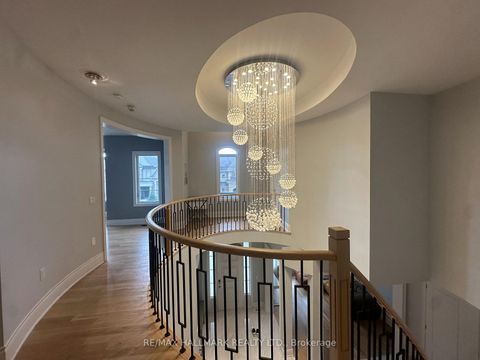 Photo 10 at 41 Glen Abbey Trail, Kleinburg, Vaughan