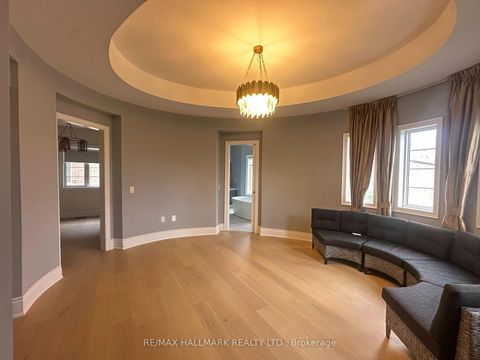 Photo 12 at 41 Glen Abbey Trail, Kleinburg, Vaughan