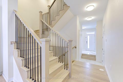 Photo 4 at 106 Settlers Road E, GO Glenorchy, Oakville