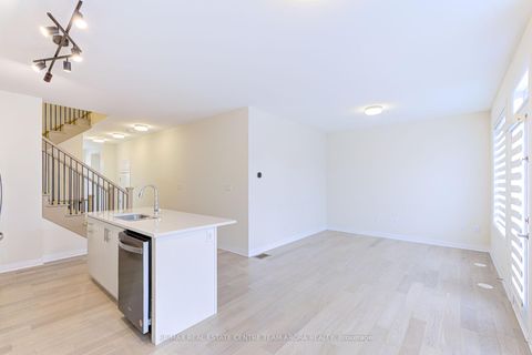 Photo 6 at 106 Settlers Road E, GO Glenorchy, Oakville