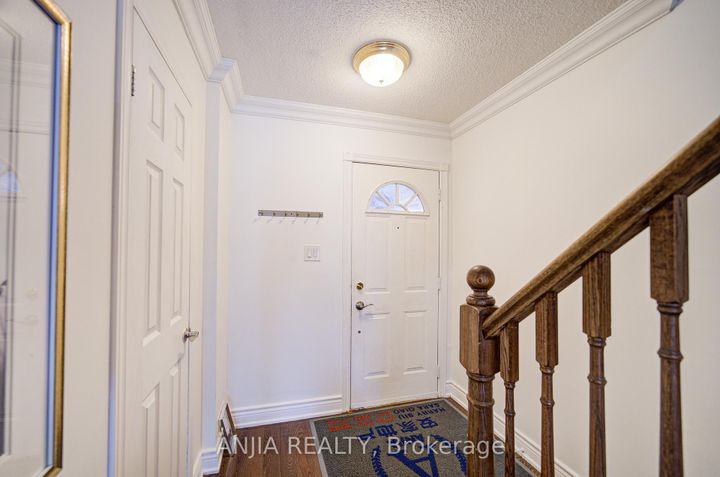 Photo 3 at 19 Dunbar Crescent, Milliken Mills East, Markham