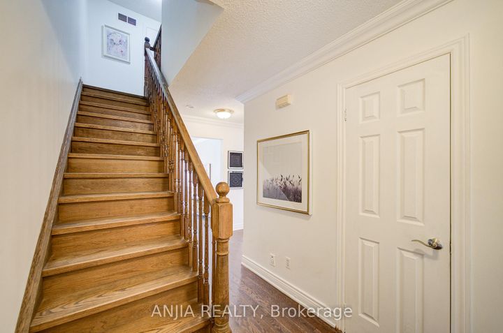 Photo 5 at 19 Dunbar Crescent, Milliken Mills East, Markham