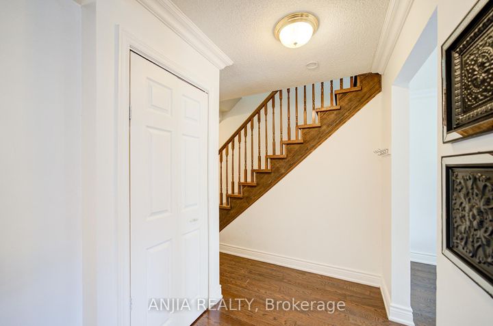 Photo 6 at 19 Dunbar Crescent, Milliken Mills East, Markham