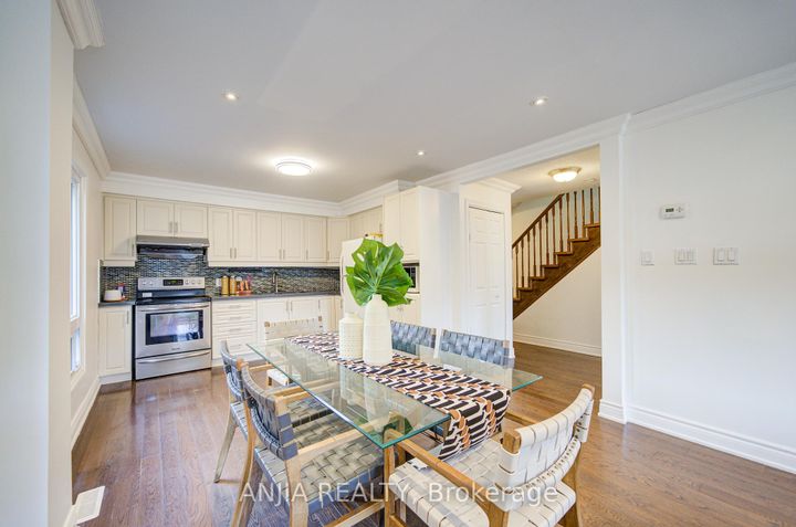 Photo 10 at 19 Dunbar Crescent, Milliken Mills East, Markham