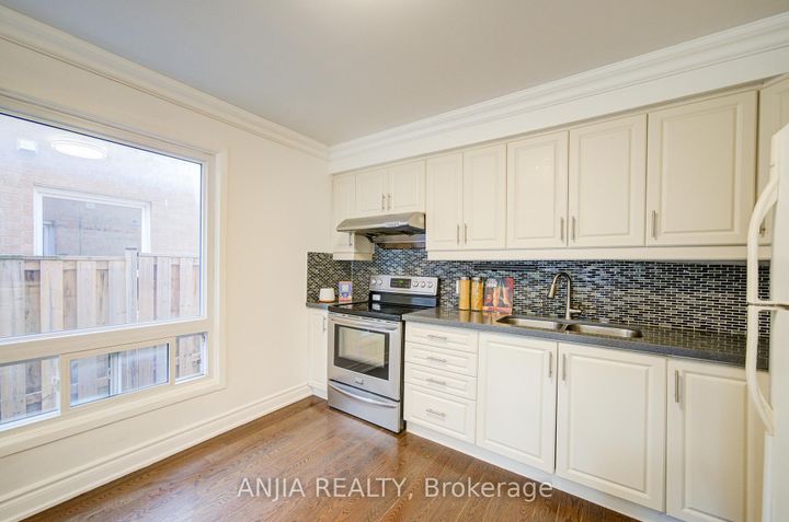 Photo 12 at 19 Dunbar Crescent, Milliken Mills East, Markham