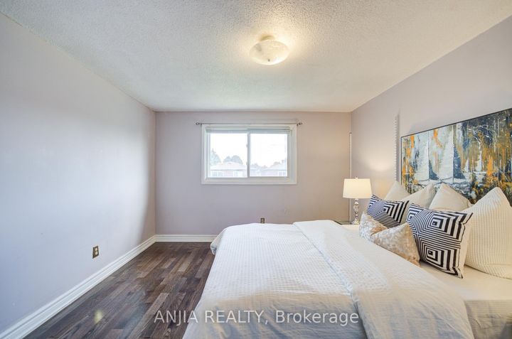 Photo 31 at 19 Dunbar Crescent, Milliken Mills East, Markham
