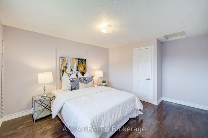Photo 32 at 19 Dunbar Crescent, Milliken Mills East, Markham