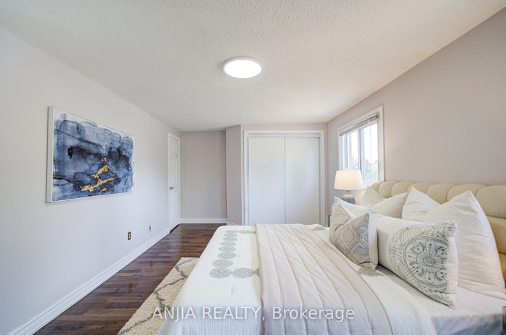 Photo 34 at 19 Dunbar Crescent, Milliken Mills East, Markham