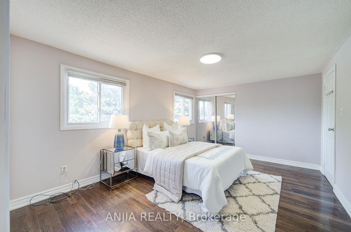 Photo 36 at 19 Dunbar Crescent, Milliken Mills East, Markham
