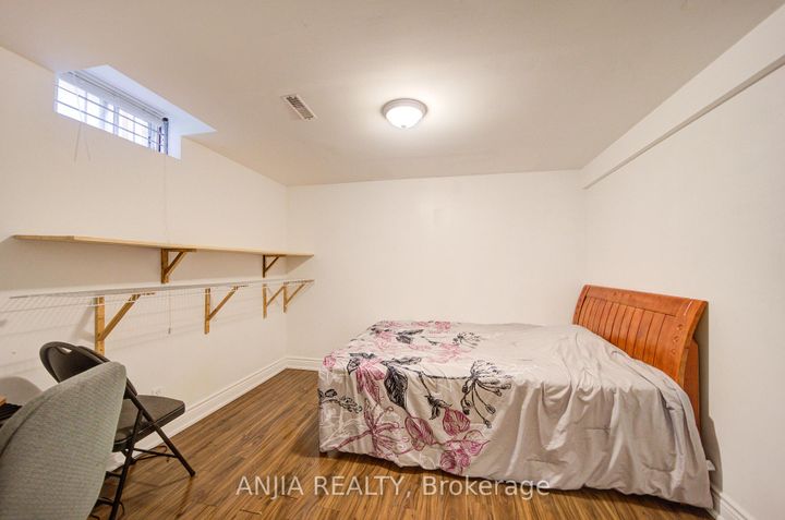 Photo 40 at 19 Dunbar Crescent, Milliken Mills East, Markham