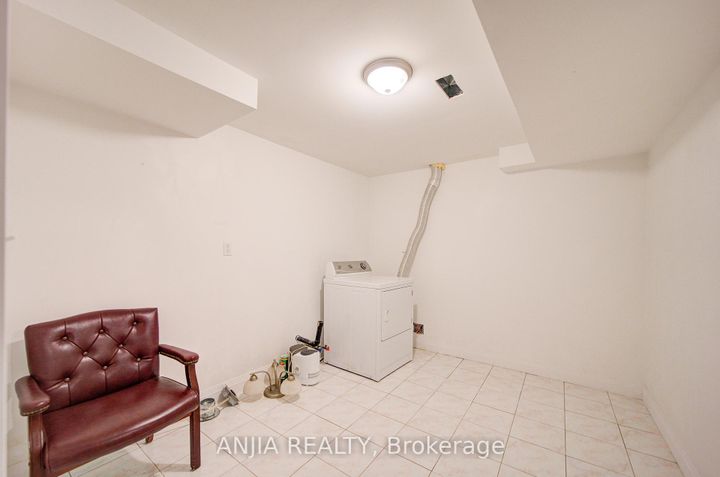 Photo 41 at 19 Dunbar Crescent, Milliken Mills East, Markham