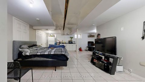 Photo 31 at 9747 Bathurst Street, North Richvale, Richmond Hill