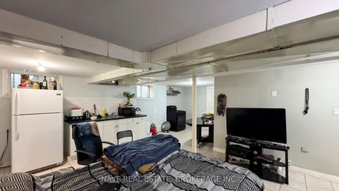 Photo 33 at 9747 Bathurst Street, North Richvale, Richmond Hill