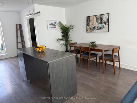 Photo 7 at 814 - 783 Bathurst Street, University, Toronto