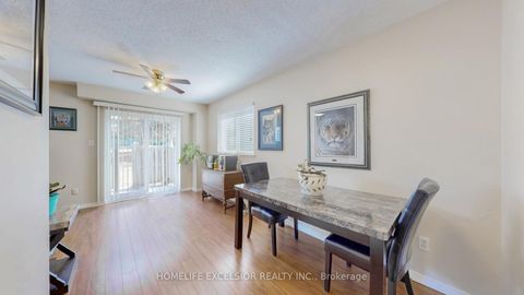 Photo 11 at 1 - 579 Gibney Crescent, Summerhill Estates, Newmarket