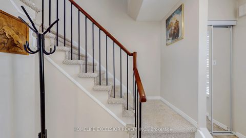 Photo 15 at 1 - 579 Gibney Crescent, Summerhill Estates, Newmarket