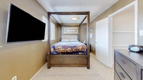 Photo 17 at 1 - 579 Gibney Crescent, Summerhill Estates, Newmarket