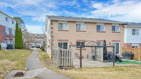 Photo 32 at 1 - 579 Gibney Crescent, Summerhill Estates, Newmarket