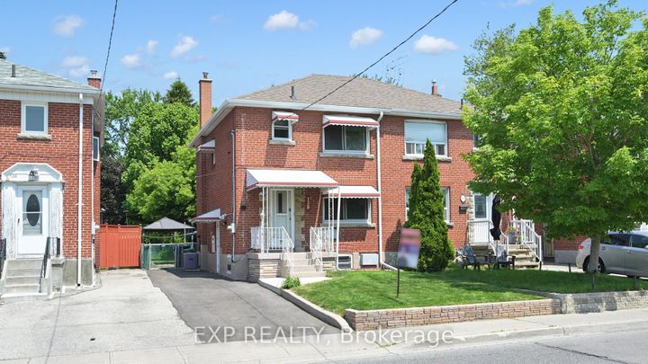 Photo 2 at 138 Park Street, Cliffside, Toronto