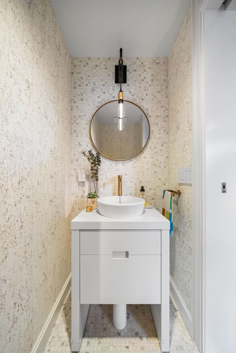 Photo 24 at 519 - 62 Niagara Street, Niagara, Toronto