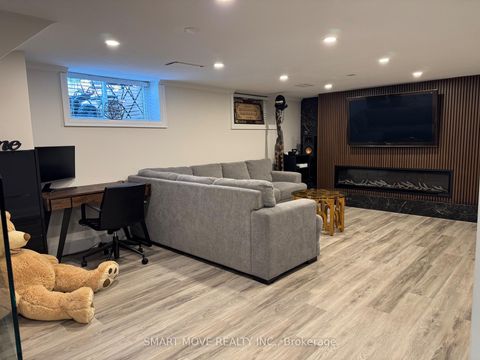 Photo 2 at 32 Burnelm Drive, City Centre West, Toronto