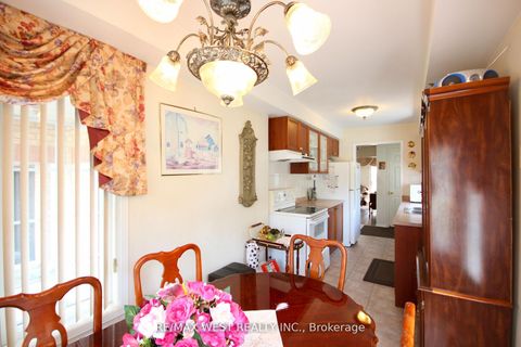 Photo 8 at 1 Platinum Drive, Amesbury, Toronto