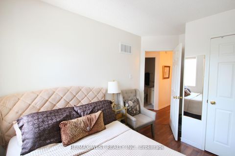 Photo 27 at 1 Platinum Drive, Amesbury, Toronto