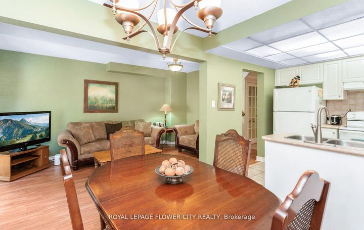 Photo 16 at 41 Chipstead Avenue, Northwood Park, Brampton