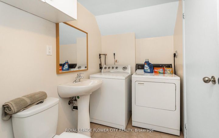 Photo 42 at 41 Chipstead Avenue, Northwood Park, Brampton