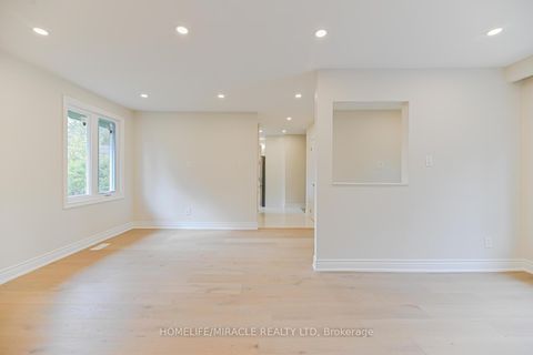 Photo 7 at 46 Flintwick Drive, Bendale, Toronto