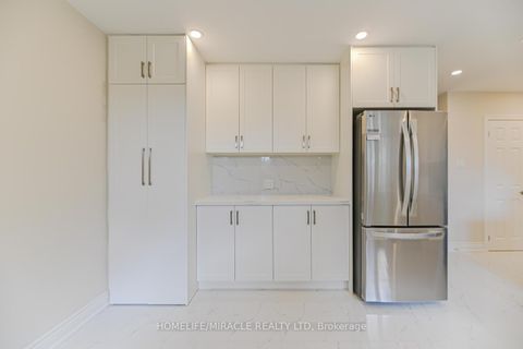 Photo 11 at 46 Flintwick Drive, Bendale, Toronto