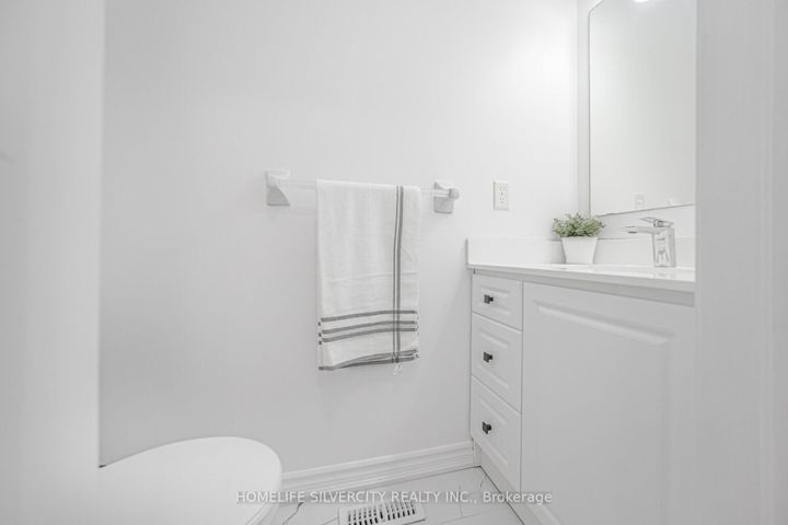 Photo 5 at 56 Cadillac Crescent S, Fletcher's Meadow, Brampton