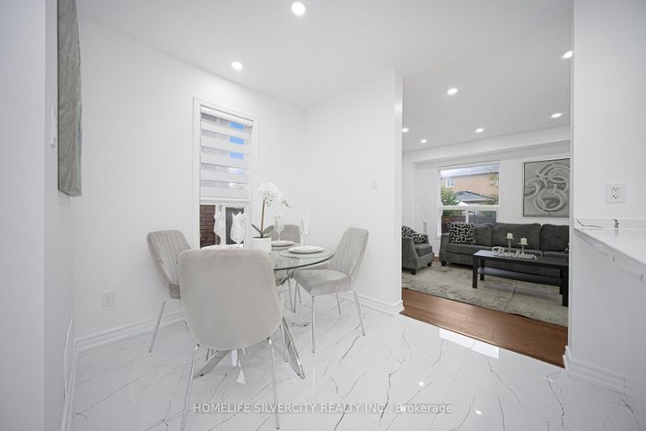 Photo 11 at 56 Cadillac Crescent S, Fletcher's Meadow, Brampton