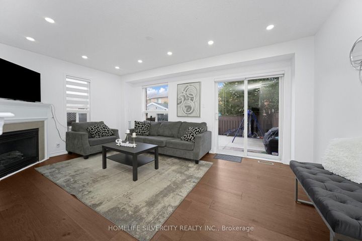 Photo 17 at 56 Cadillac Crescent S, Fletcher's Meadow, Brampton