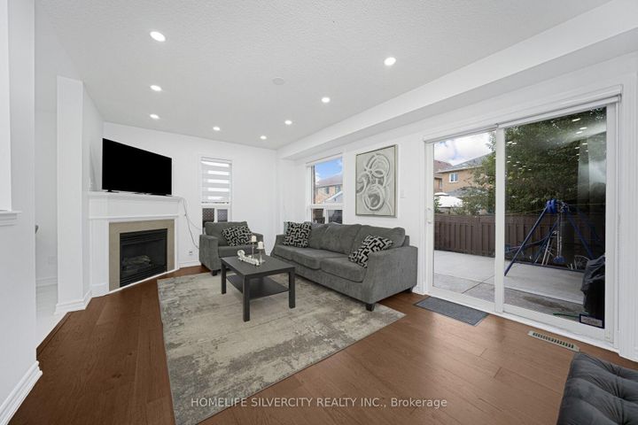 Photo 18 at 56 Cadillac Crescent S, Fletcher's Meadow, Brampton