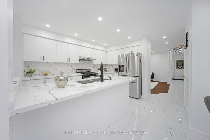 Photo 21 at 56 Cadillac Crescent S, Fletcher's Meadow, Brampton