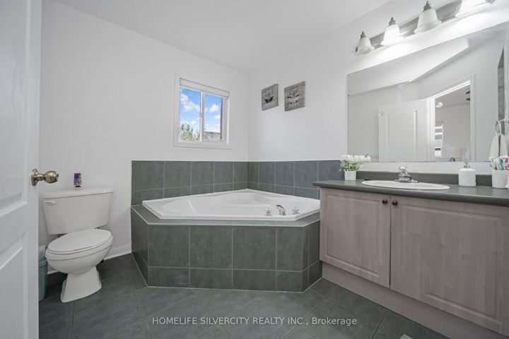 Photo 30 at 56 Cadillac Crescent S, Fletcher's Meadow, Brampton