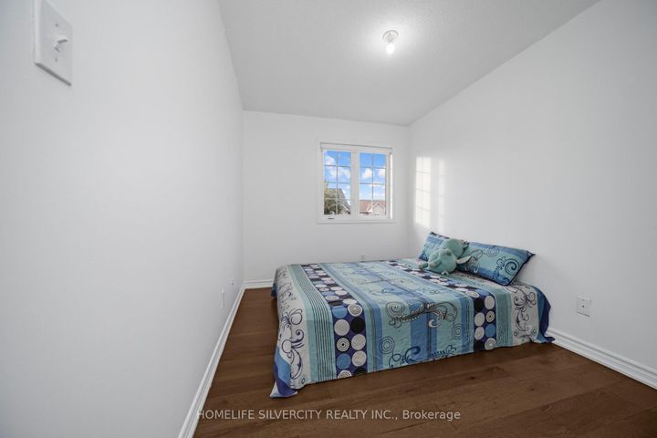 Photo 36 at 56 Cadillac Crescent S, Fletcher's Meadow, Brampton