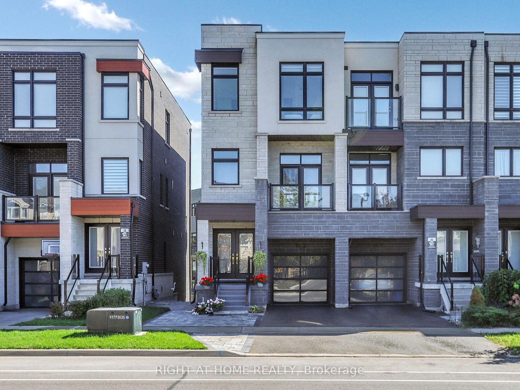 163 Lebovic Campus Drive, Patterson, Vaughan 
