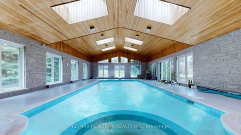 Photo 3 at 23 Kensington Drive, Rural Richmond Hill, Richmond Hill