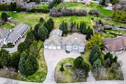 Photo 5 at 23 Kensington Drive, Rural Richmond Hill, Richmond Hill