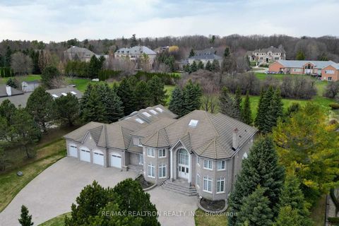 Photo 6 at 23 Kensington Drive, Rural Richmond Hill, Richmond Hill