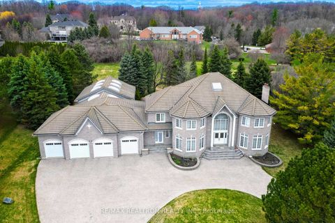 Photo 7 at 23 Kensington Drive, Rural Richmond Hill, Richmond Hill