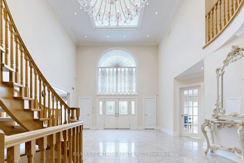 Photo 10 at 23 Kensington Drive, Rural Richmond Hill, Richmond Hill